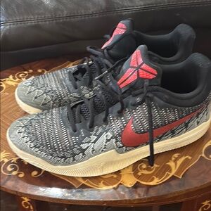 Nike MAMBA RAGE  KOBE BRYANT size 11 men’s LEGENDARY